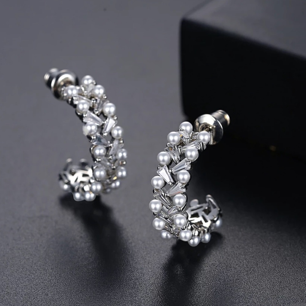 Pearl & Swarovski Crystals The Adanya Hoop Earrings - Picture 5 of 7